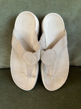 FitFlop Sandals in Light Beige Suede